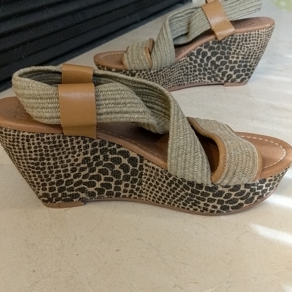 Lucky Brand woman's wedge heels - Picture 3 of 4